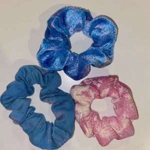 Home made tie dye scrunchies!!